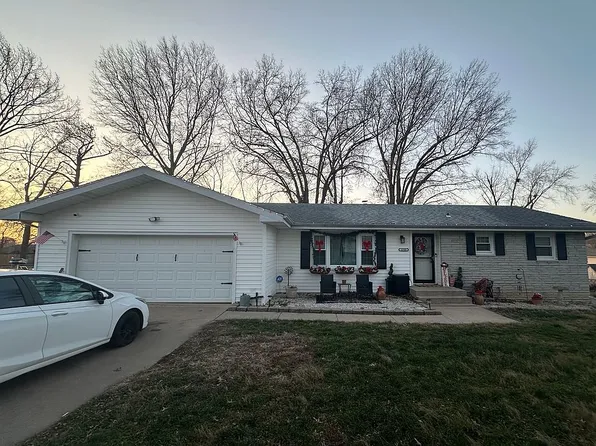 1709 S 11th Ave, Ozark, MO 65721