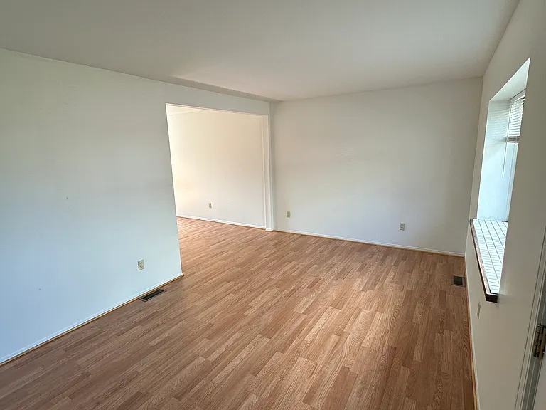 429 Pettibone St — Photo 8
