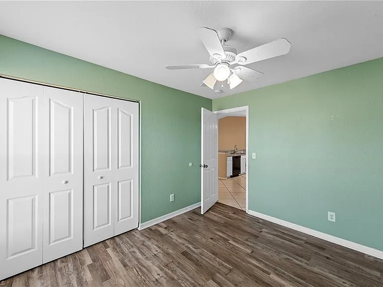 845 SE 8th Ter — Photo 12