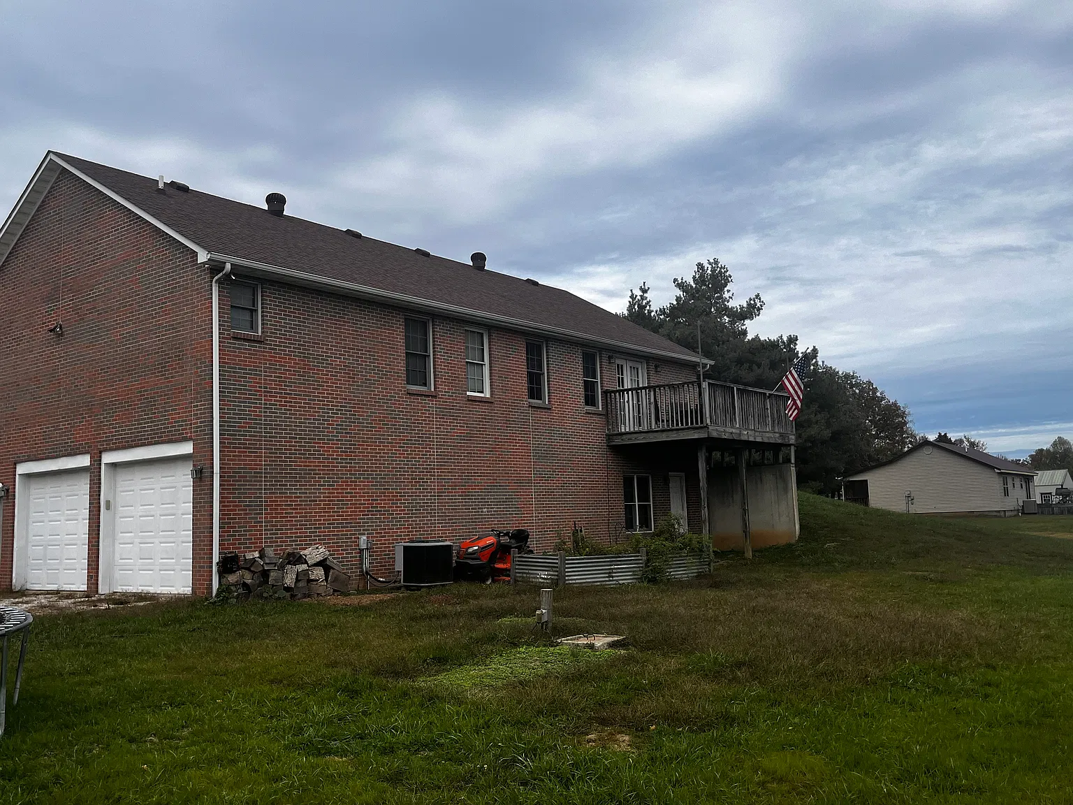 92 Hunt Rd — Photo 2