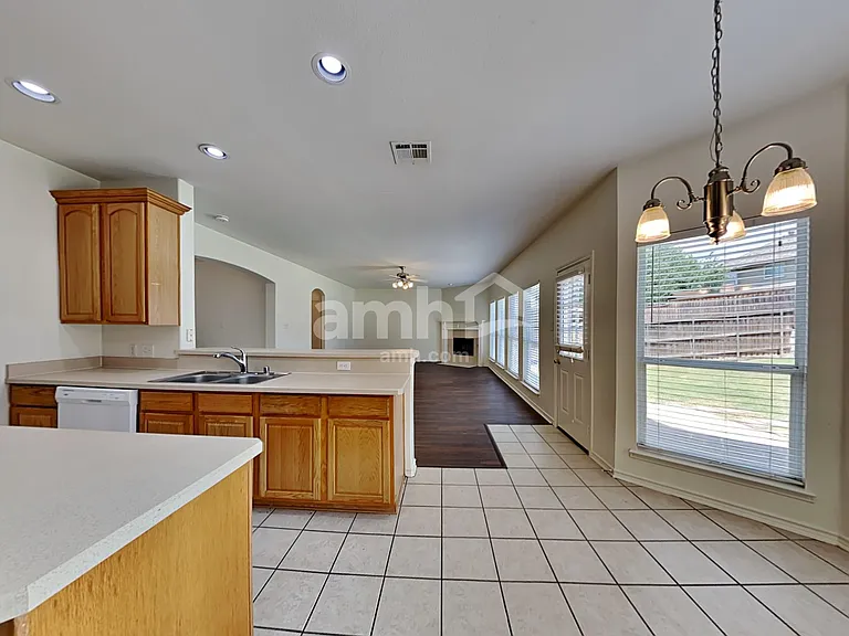 7808 Riverwalk Trl — Photo 4