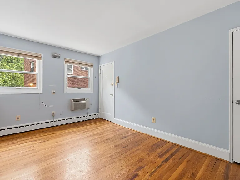 4595 Macarthur Blvd NW #4 — Photo 16