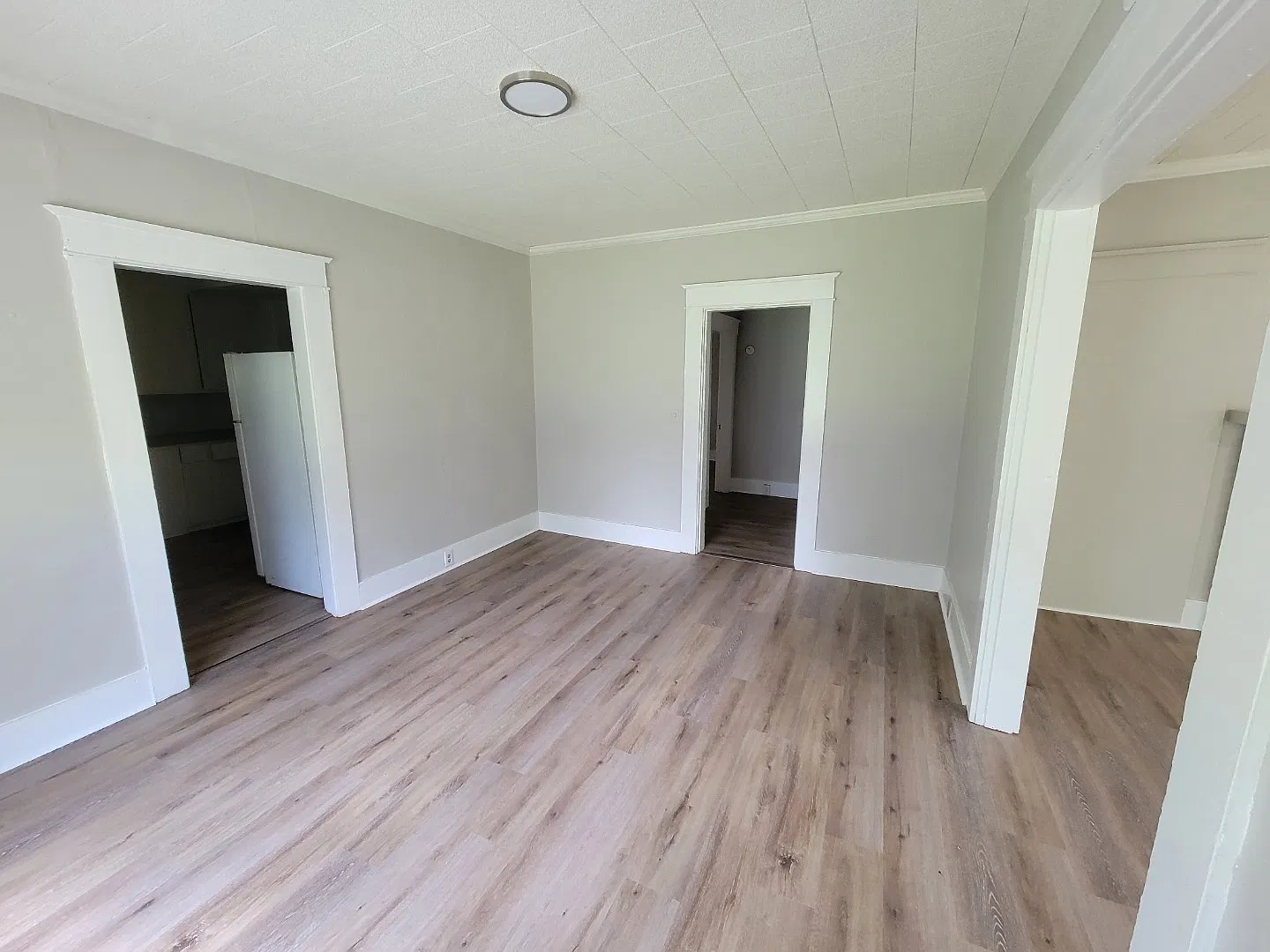 202 Pleasant St — Photo 4