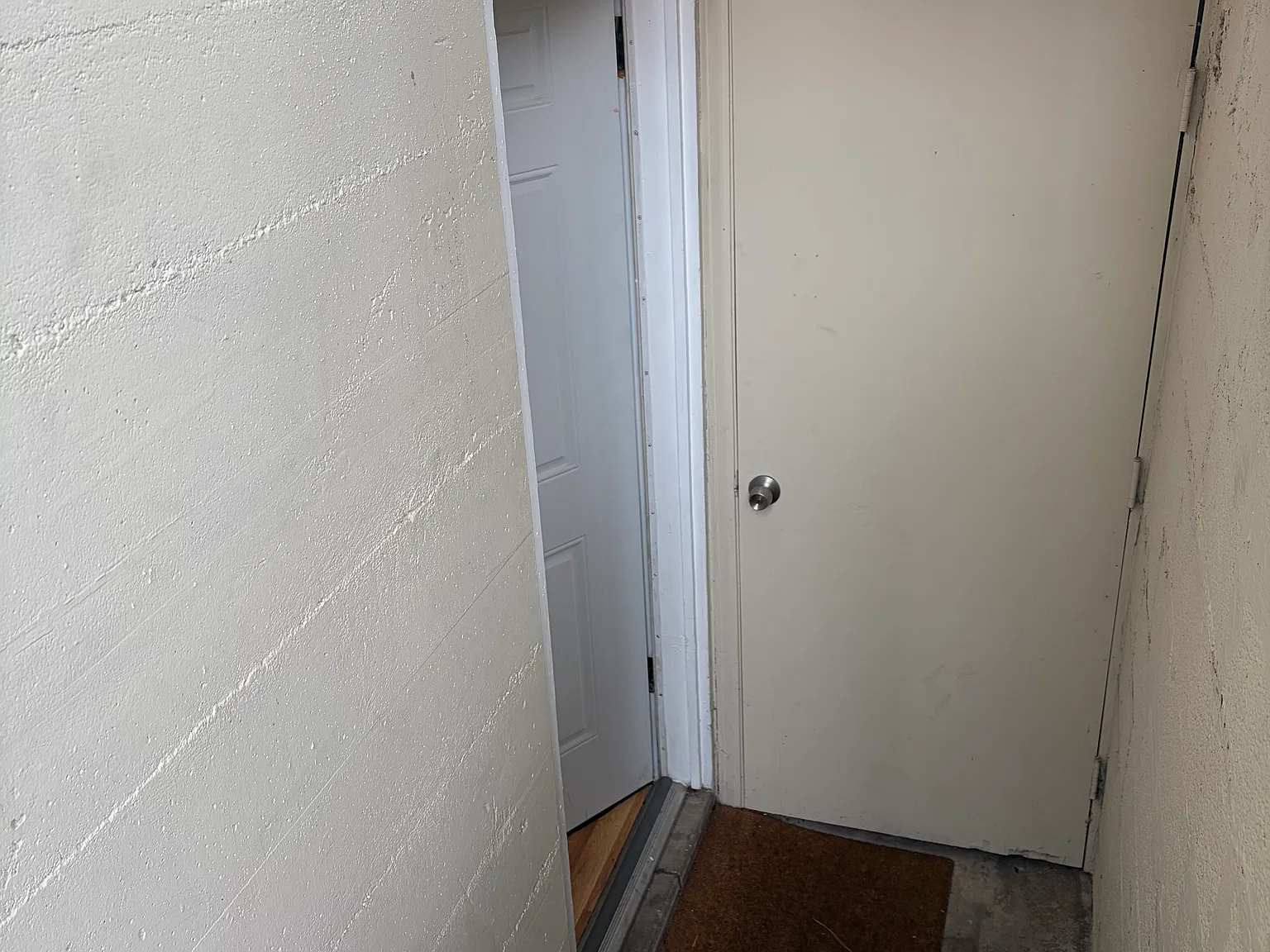 521 N Corona St — Photo 2