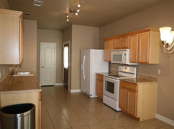 5th image of 134 Mistletoe Dr