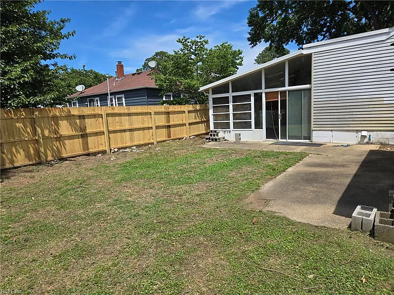 646 Roland Dr — Photo 19