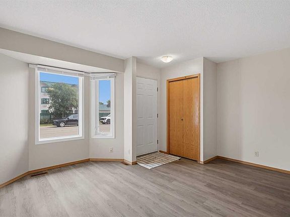 4th image of 5414 E 45th St