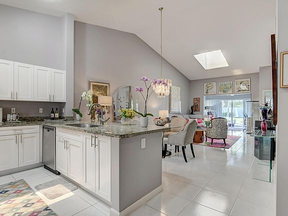 5th image of 5518 Royal Lake Cir