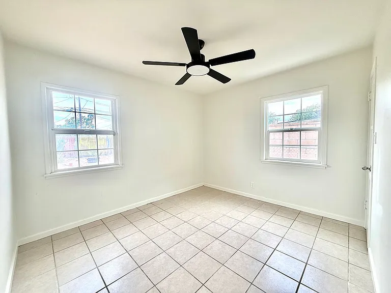 9666 Laurel Ave — Photo 17