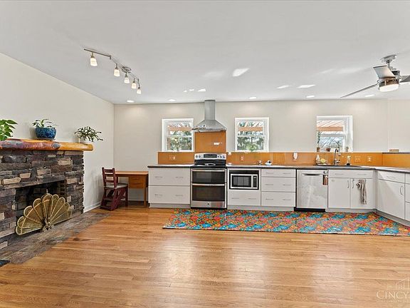 2nd image of 6879 Dutchland Blvd