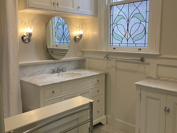 Amazing Newly Remodeled Bath- heated floor, Heated Towel Bar, laundry