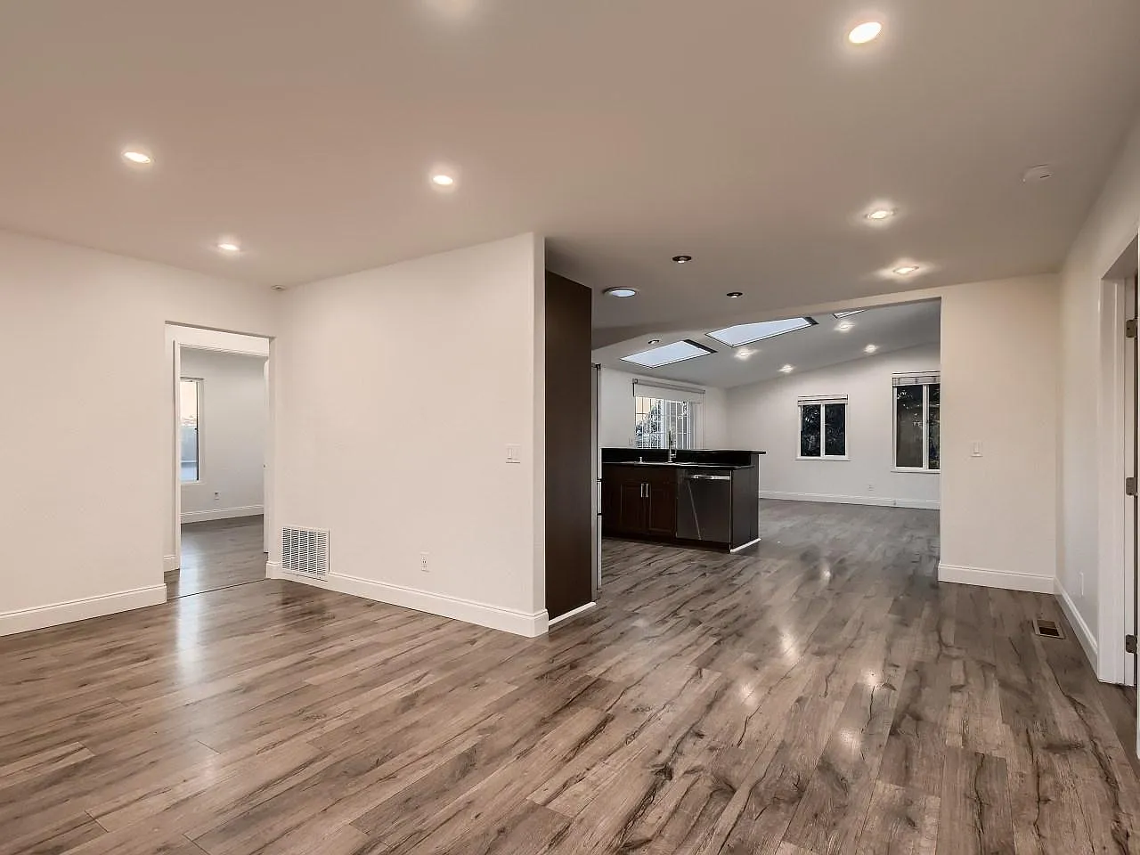 3 bed, 1500 sqft, $4,300 — Photo 4