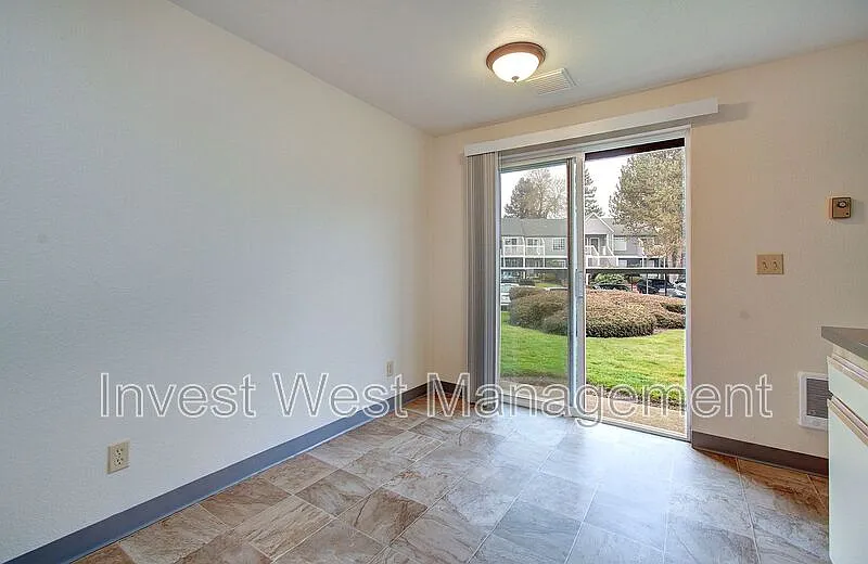 1 bed, 1.0 bath, 728 sqft, $1,295 — Photo 4