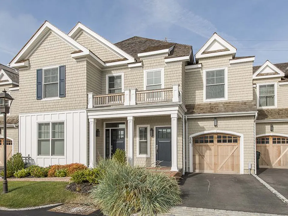 106 High Pond Ln