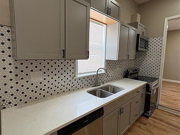 5th image of 1317 Highly St