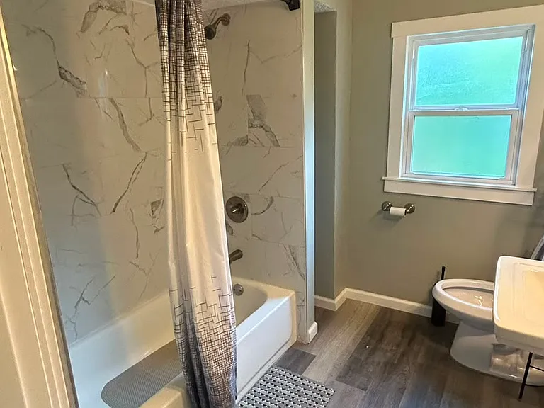 Bathtub
