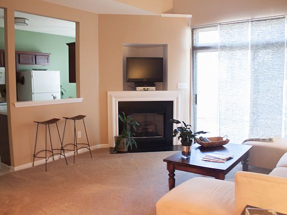 Living Room w/ Gas Fireplace