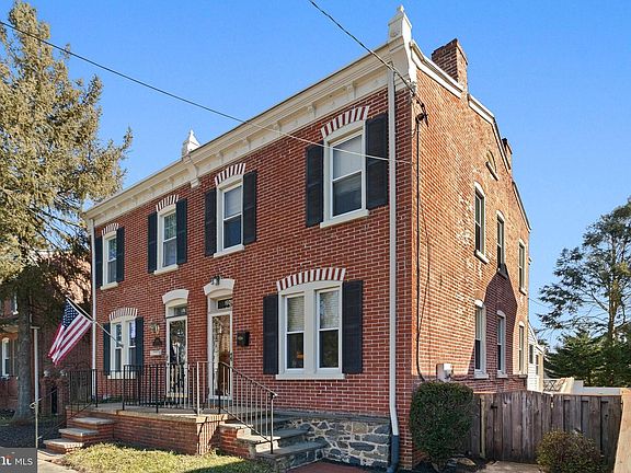 2nd image of 1604 Riverview Ave