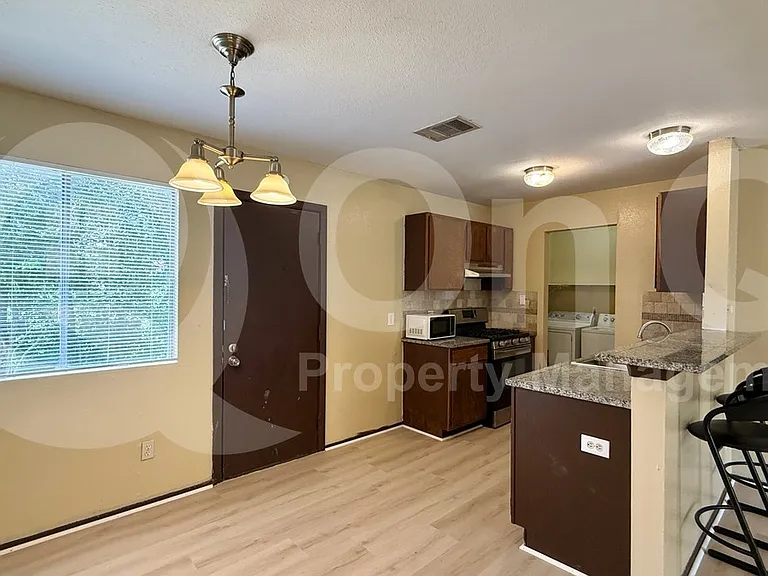 4906 Turnstone Dr — Photo 7