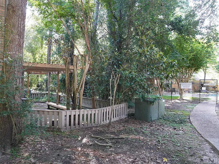 31 N Lakeridge Cir — Photo 22