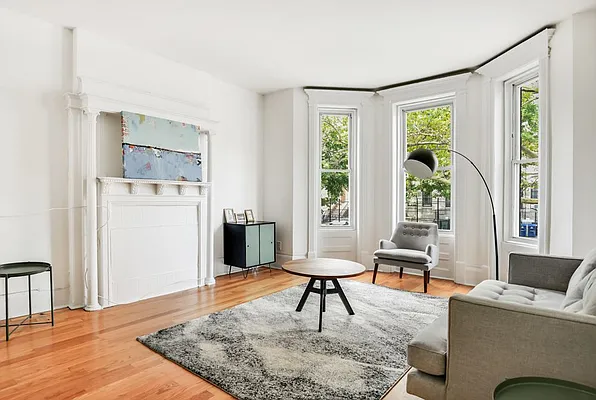 Rented by Compass | media 30