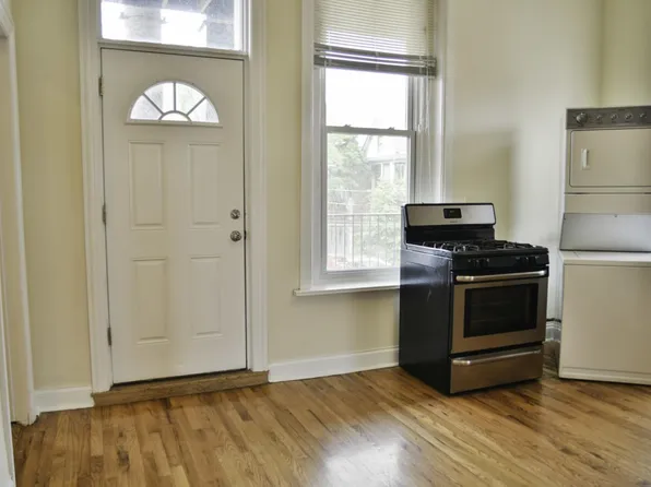 3358 N Sheffield Ave, Chicago, IL