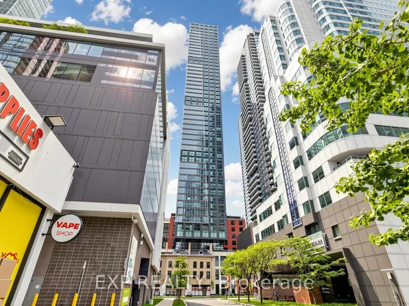 327 King St W #601, Toronto, ON M5V 0W7