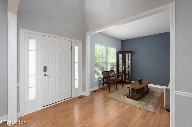 5 bed, 2470 sqft, $5,000 — Photo 4