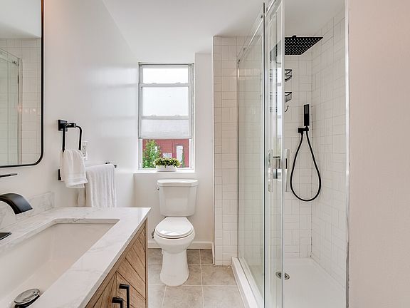 2nd image of 388 Communipaw Ave APT 2C