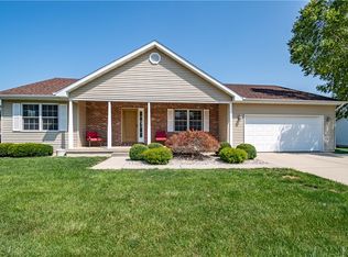 3680 E Redlich Dr, Decatur, IL 62521