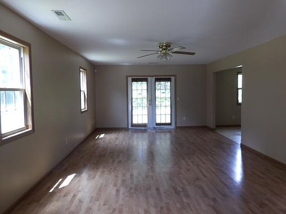 2nd image of 4320 Devonshire Dr