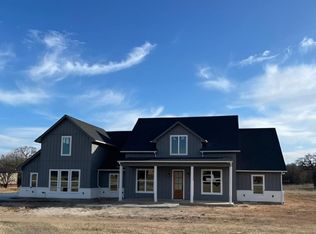 1060 Paradise Pkwy, Poolville, TX 76487