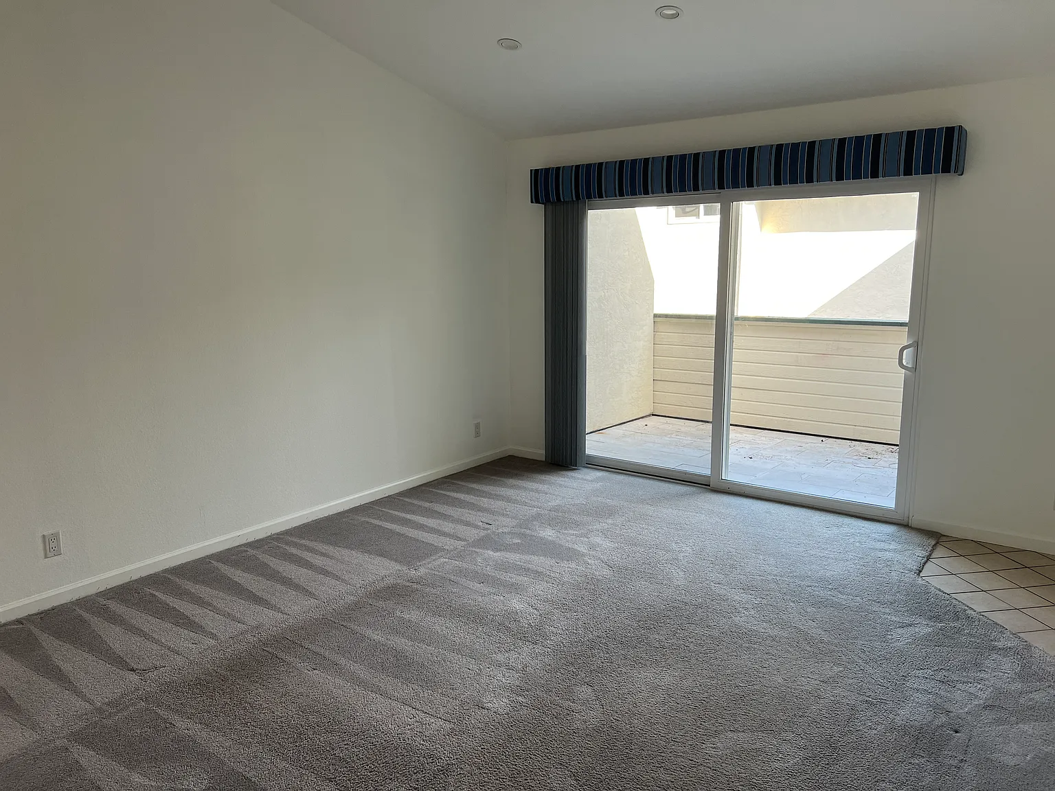 2 bed, 908 sqft, $2,795 — Photo 3