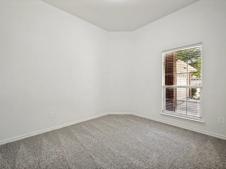 7816 Riverwalk Trl — Photo 22