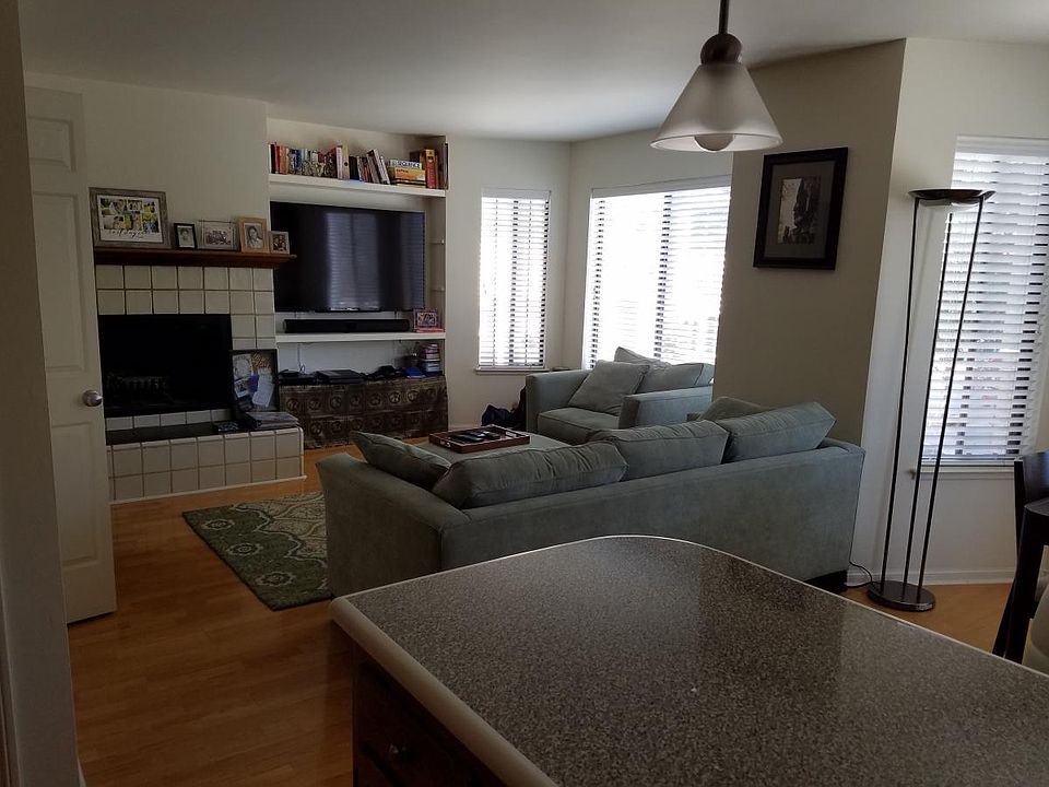 1st image of 10 Alvarado St