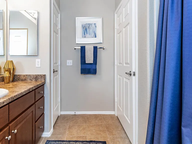 2c2 1140 SQFT 2 Bed 2 Bath