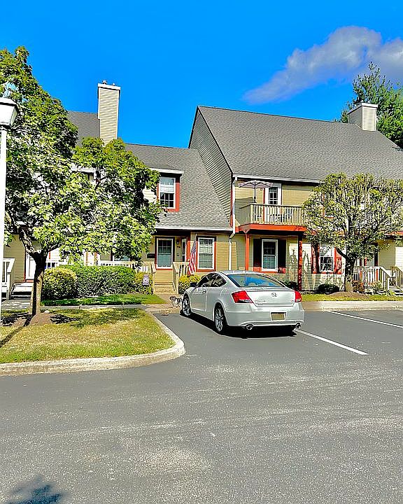 2nd image of 776 Westfield Dr #776