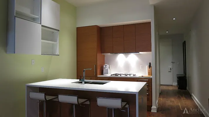 Rented by Anchor Associates | media 22