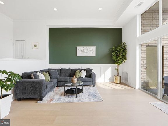 4th image of 14427 Parkvale Rd APT 7