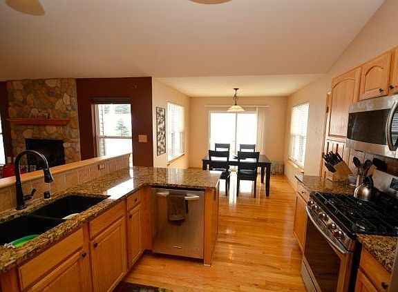 4th image of 1261 Orchard Cir
