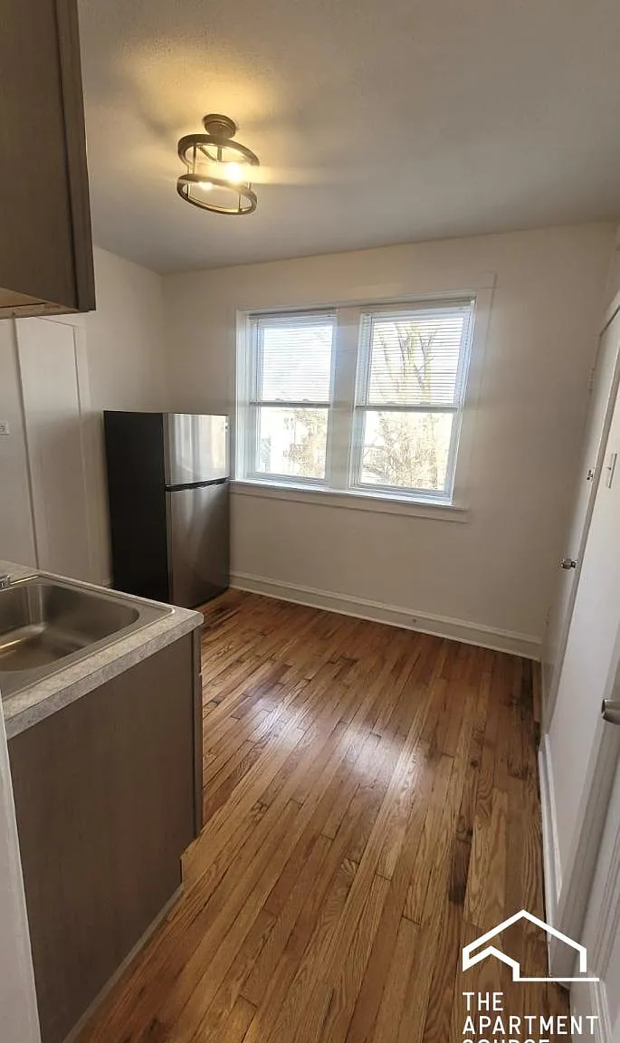1107 North Avers Avenue #3 — Photo 3