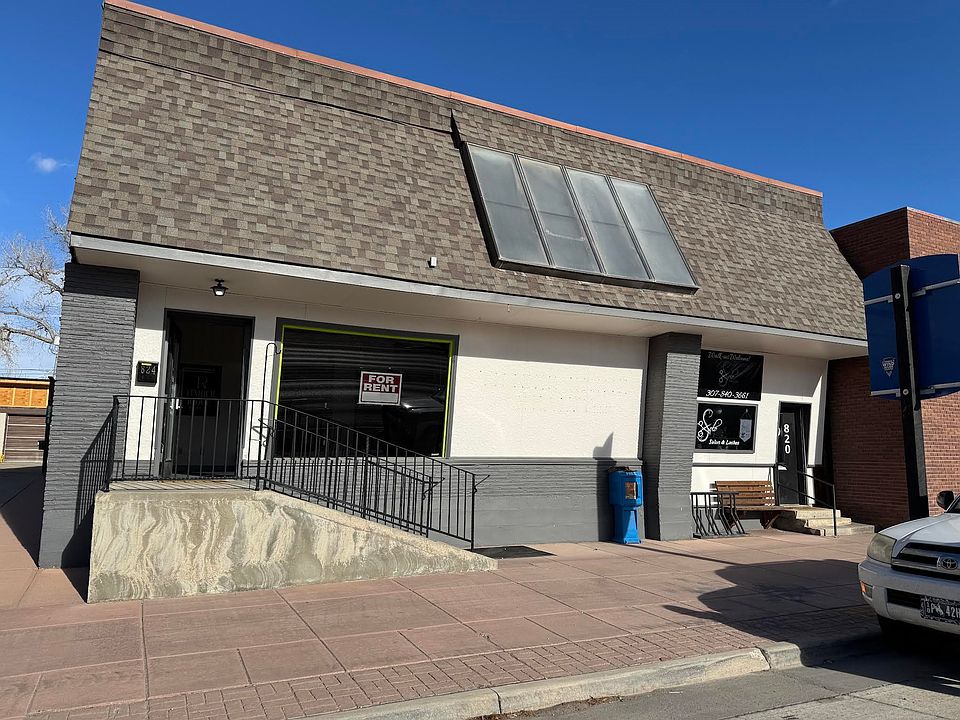 1st image of 824 Main St