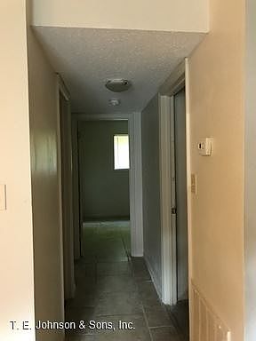 3rd image of 1506 Oakshire Ct APT B