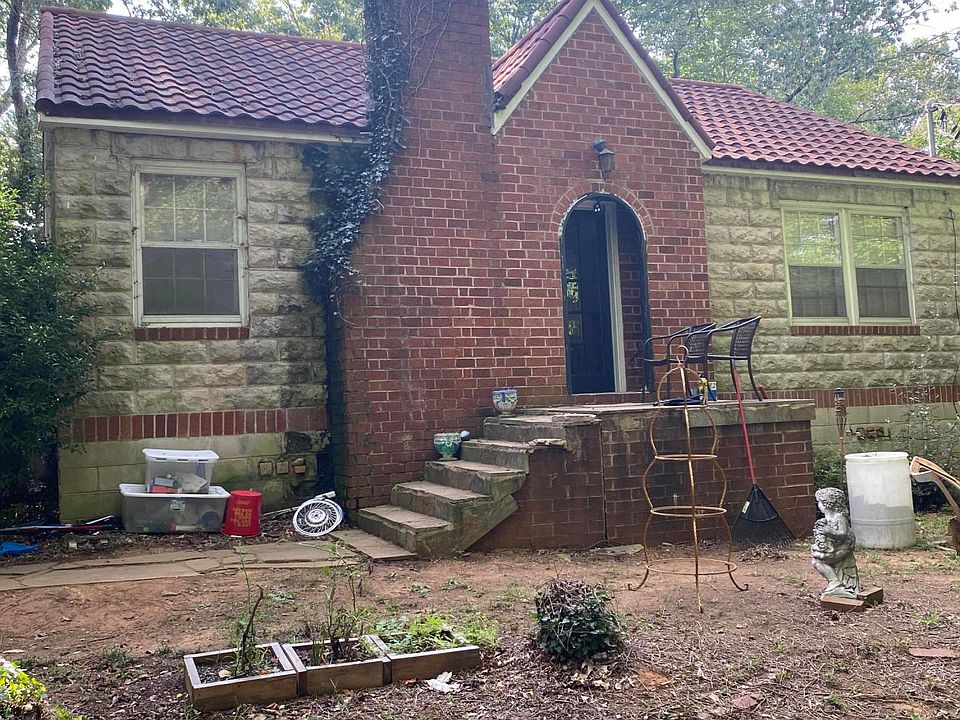 1st image of 8307 White Ln