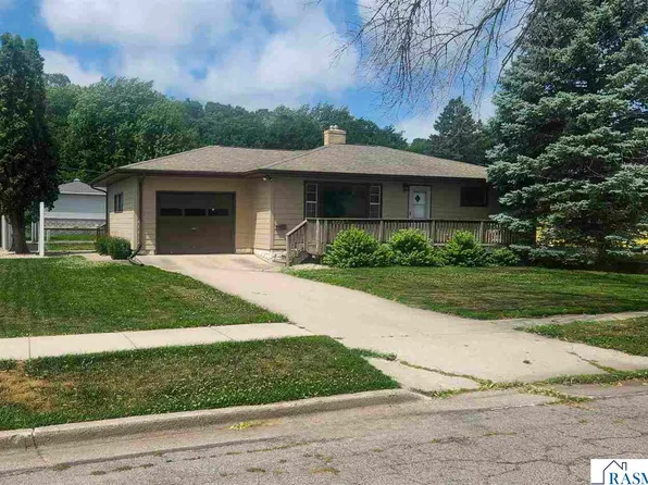 327 Linden St, New Ulm, MN 56073