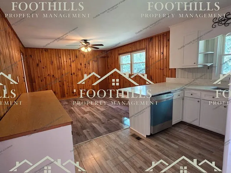 605 River Rd — Photo 3
