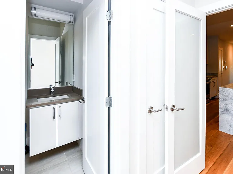 913 Quincy St NE #3 — Photo 21