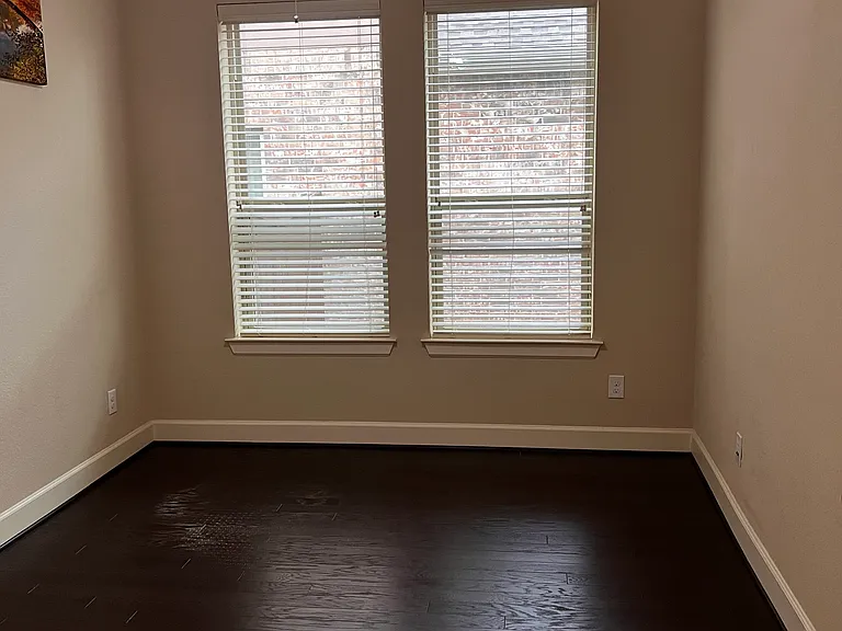 5928 Silverton Ave — Photo 14