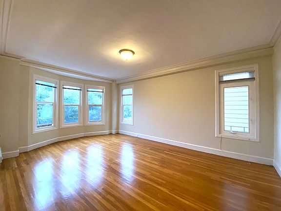 5th image of 2300 Webster St APT 204