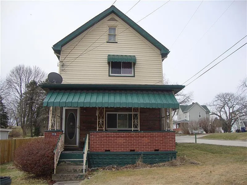 715 Harrison Ave photo 1